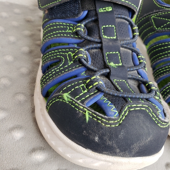 Sketchers C-FLEX Sandals - Picture 5 of 9